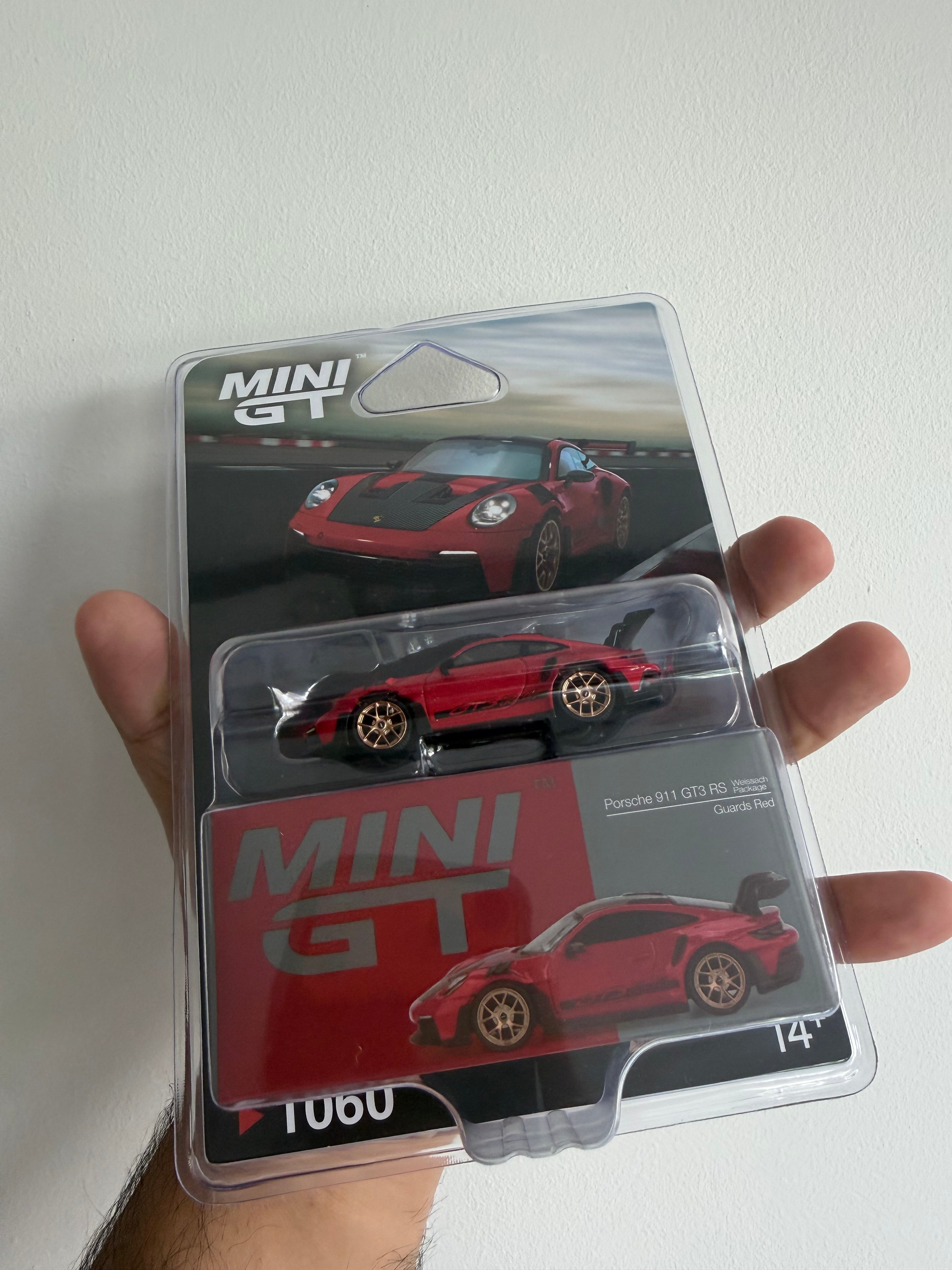 MINI GT #1060 1/64 Porsche 911 (992) GT3 RS Weissach Package
