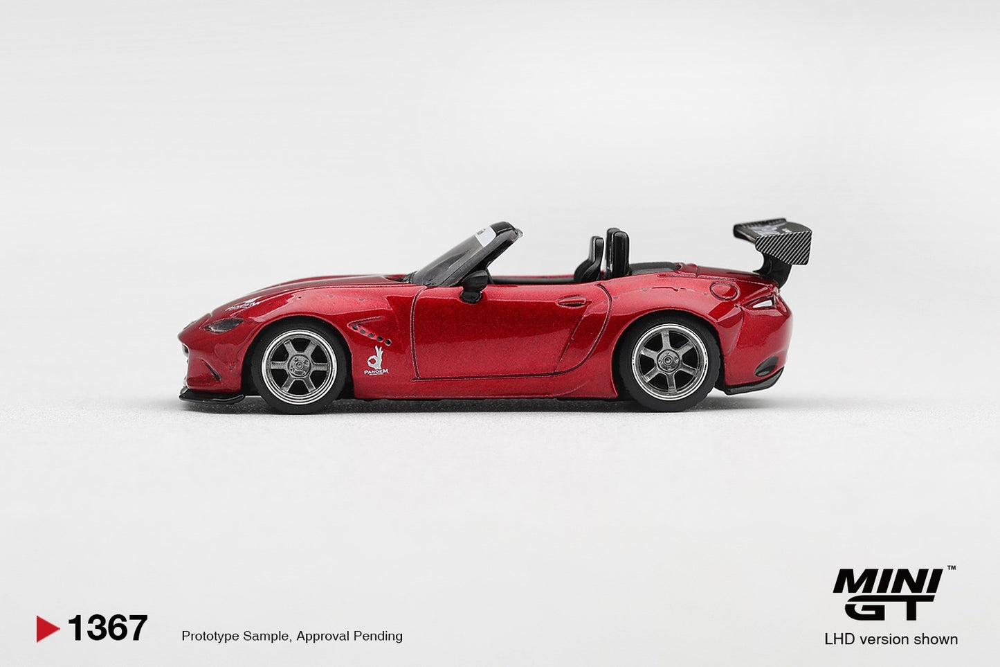 * PRE ORDER * MINI GT #1367 1/64  Mazda Miata MX-5 (ND) Pandem Kodo Red (RHD)