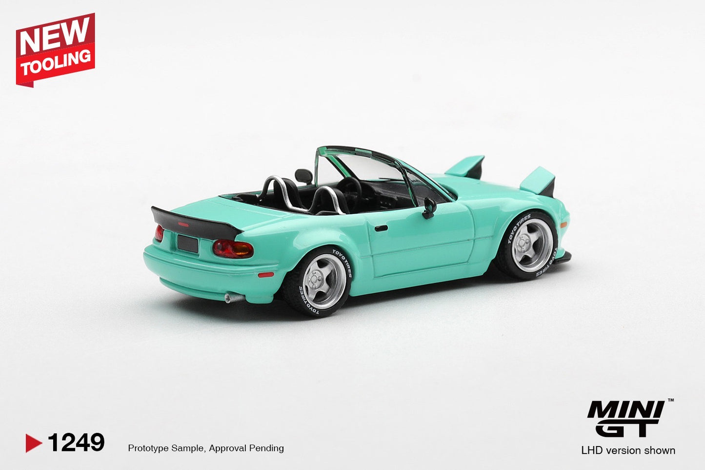 * PRE ORDER * MINI GT #1249 1/64 Mazda MX-5 (NA) Pandem Mint Green (RHD)