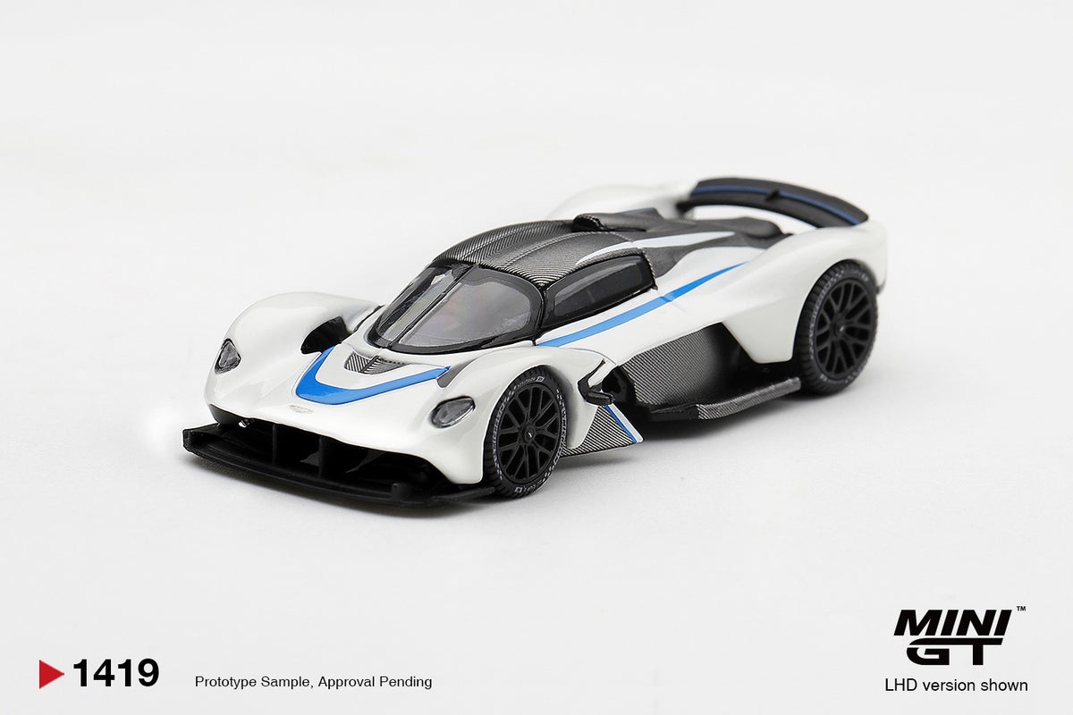 * PRE ORDER * MINI GT #1419 1/64 Aston Martin Valkyrie Escaping White (LHD)