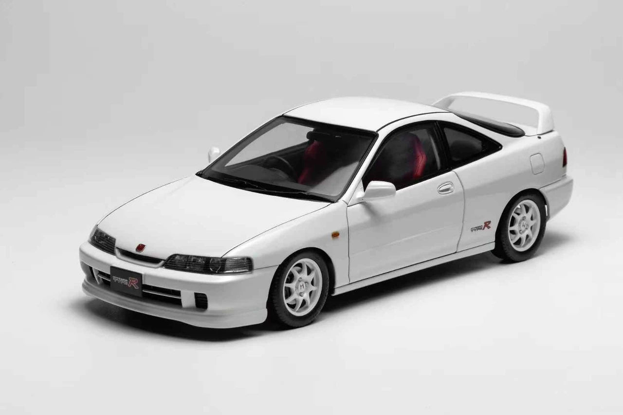 MOTORHELIX 1/18 Honda Integra Type R（DC2) Pre-Facelift Championship White M85201