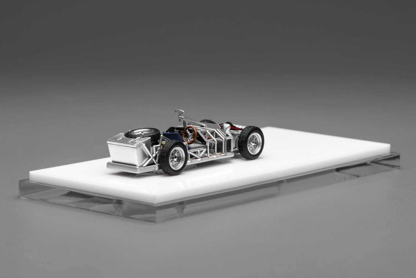 * PRE ORDER * MOTORHELIX 1/64 SPACEFRAME WITH ENGINE  M63701
