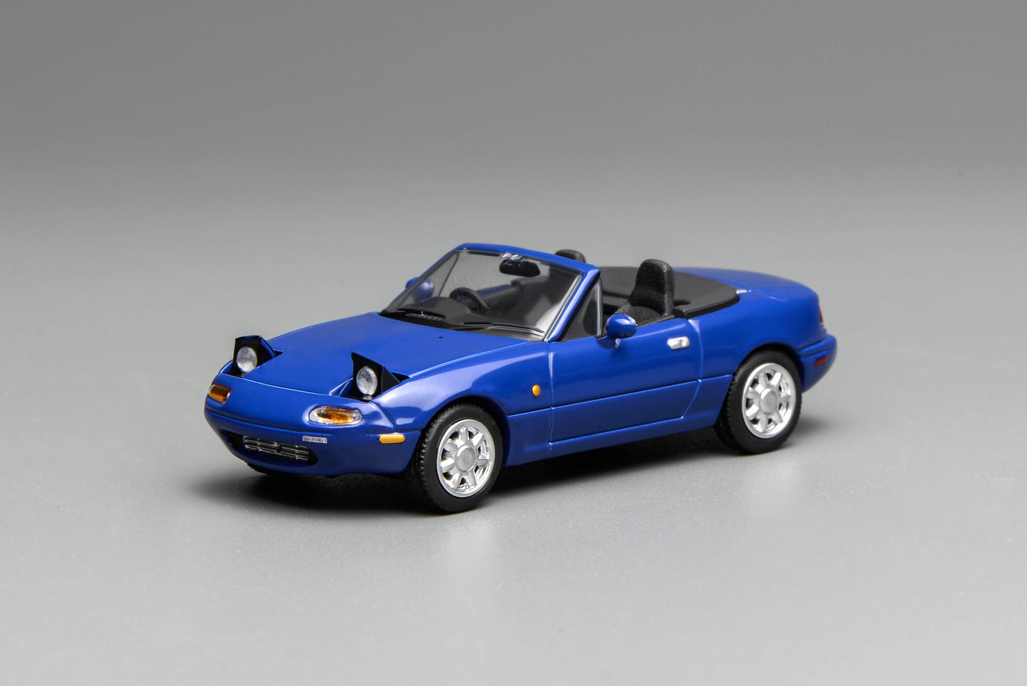 * PRE ORDER * MOTORHELIX 1/64 MAZDA EUNOS ROADSTER (NA) RHD  LAGUNA BLUE M60202R