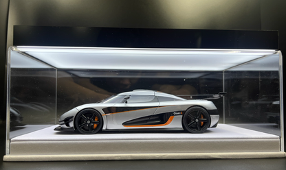 1/18 ACRYLIC DISPLAY WITH WHITE PLUSH BASE