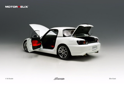 MOTORHELIX 1/18 Honda S2000 (AP2) Grand Prix White M85102