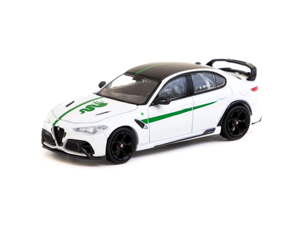 Tarmac Works 1/64 Alfa Romeo Giulia GTA White/Green - GLOBAL64