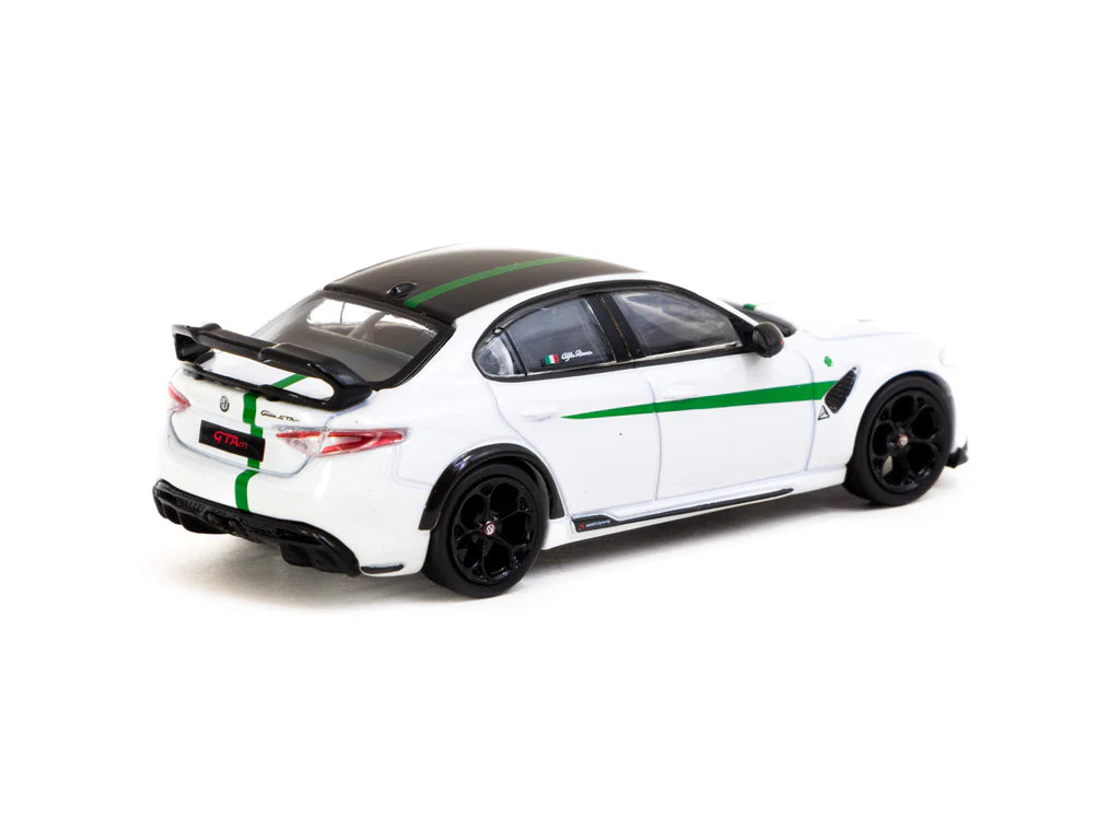 Tarmac Works 1/64 Alfa Romeo Giulia GTA White/Green - GLOBAL64