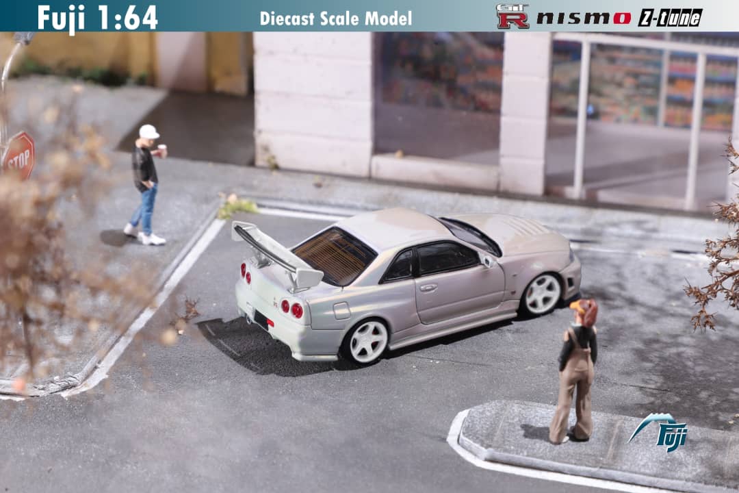 Fuji 1/64 Nissan Skyline GT-R R34 Nismo Z-Tune High Wing version Chrome Pearl White