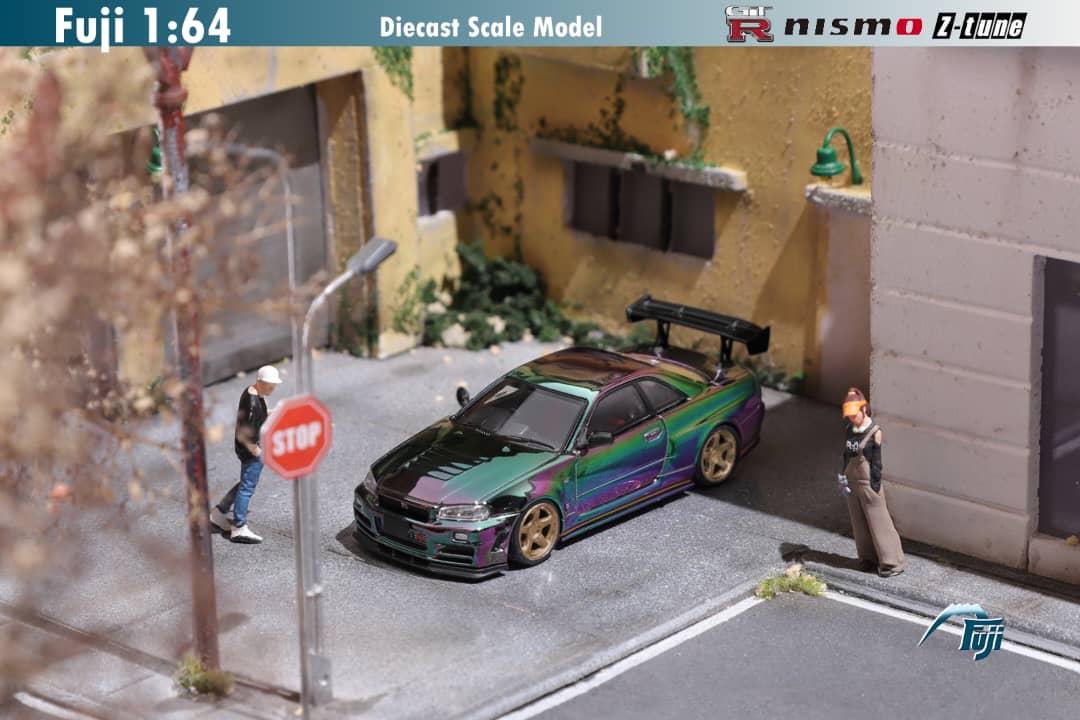 Fuji 1/64 Nissan Skyline GT-R R34 Nismo Z-Tune High Wing version Chrome Magic Green-Purple