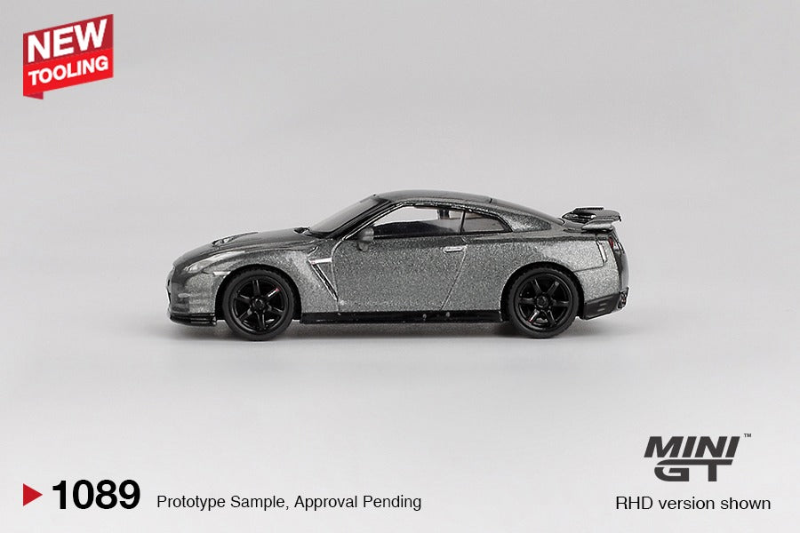 * PRE ORDER * MINI GT #1089 1/64 NISSAN GT-R 2013 Dark Metal Gray (NISMO R35 CRS Version)  ( RHD )