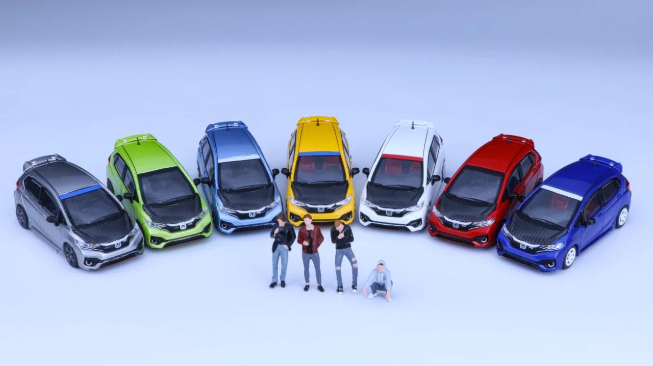 Micro Garage 1:64 Third Generation FIT GK5 RS ( With FREE Random Figurine )