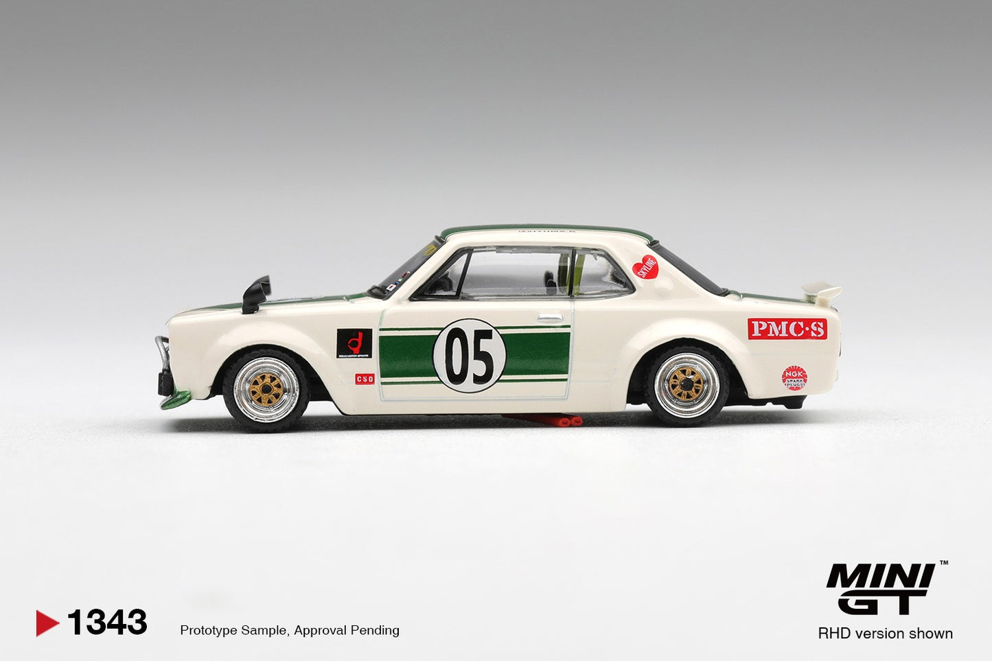 * PRE ORDER * MINI GT #1343 1/64 Nissan Skyline LB-WORKS "HAKOSUKA" White / Green (RHD)