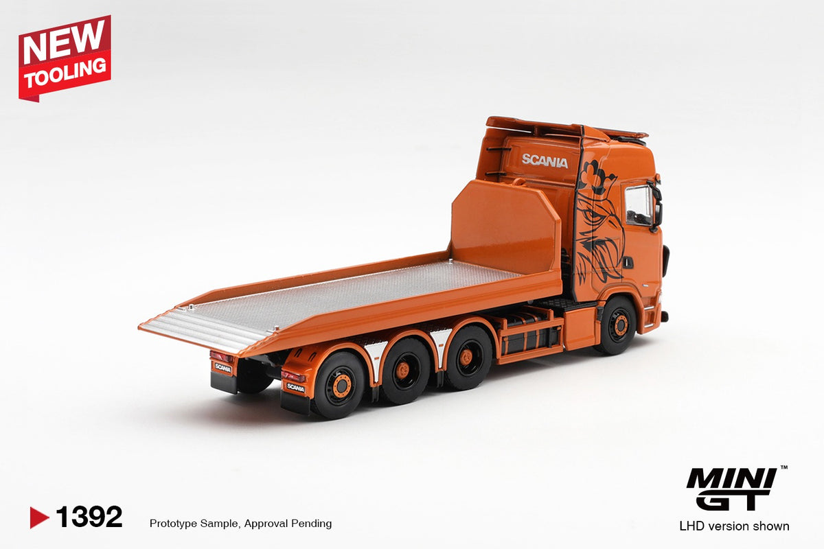 * PRE ORDER * MINI GT #1392 1/64 Scania 770S B8x4NA Hooklift Flatbed Orange (RHD)