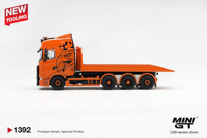 * PRE ORDER * MINI GT #1392 1/64 Scania 770S B8x4NA Hooklift Flatbed Orange (RHD)