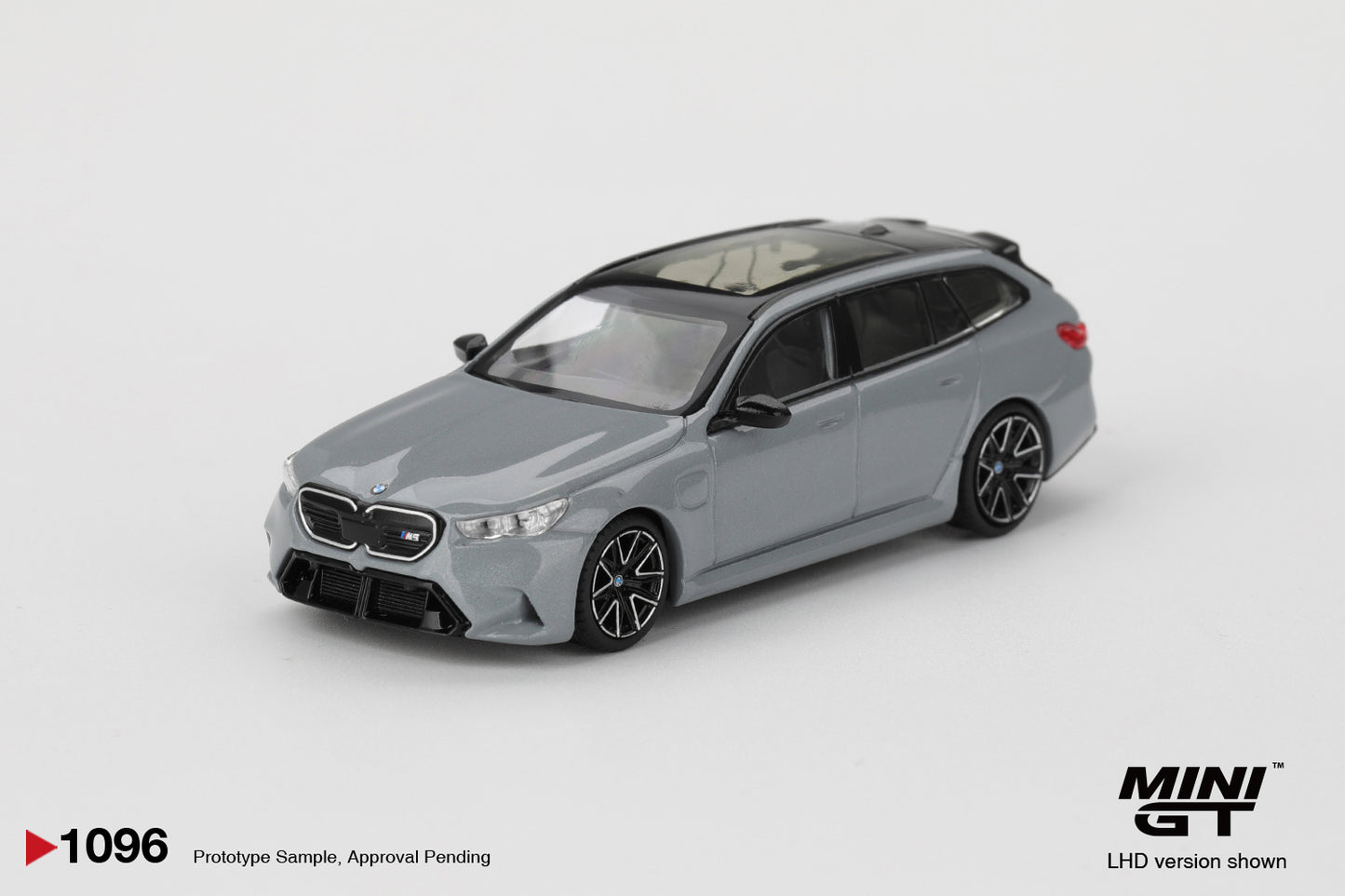 MINI GT #1096 1/64 BMW M5 Touring Brooklyn Grey Metallic (RHD)