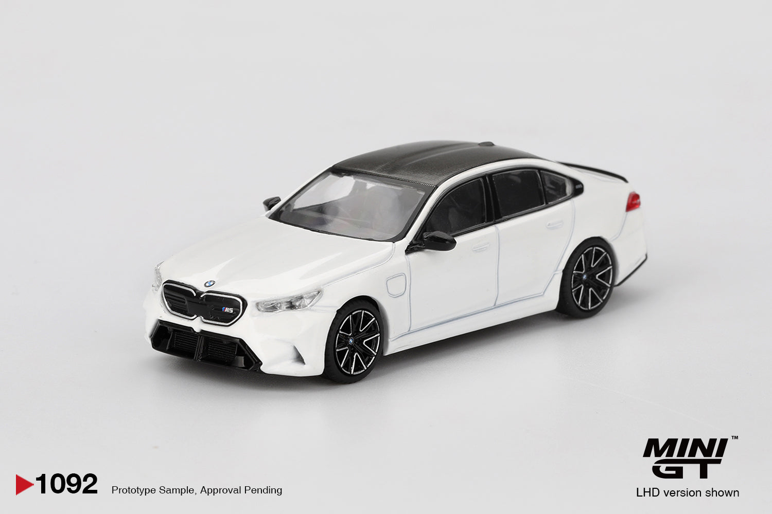 MINI GT #1092 1/64 BMW M5 Alpine White (RHD) – Diecast Toyz SG