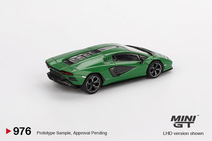 MINI GT #976 1/64 Lamborghini Countach LPI 800-4 Verde Medio (LHD)