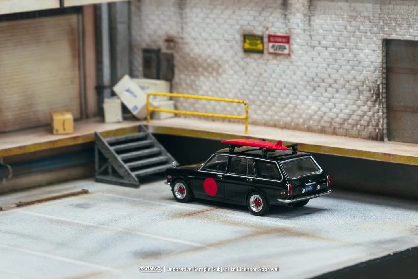 TARMAC WORKS 1/64 MIJO EXCLUSIVE DATSUN BLUEBIRD 510 WAGON WITH SURFBOARD Special Limited Edition